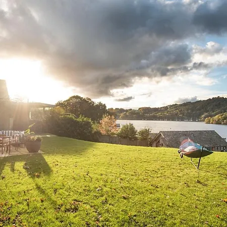 Luxury On The Shores Of Windermere