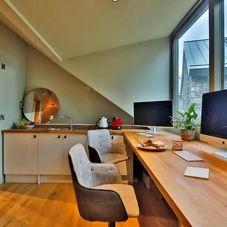 Luxury On The Shores Of Windermere *