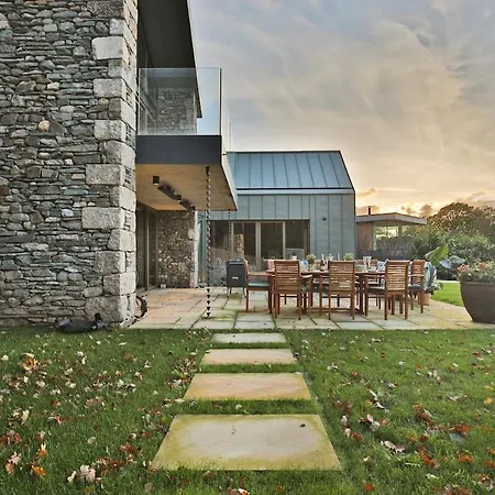 Luxury On The Shores Of Windermere * Bowness-on-Windermere