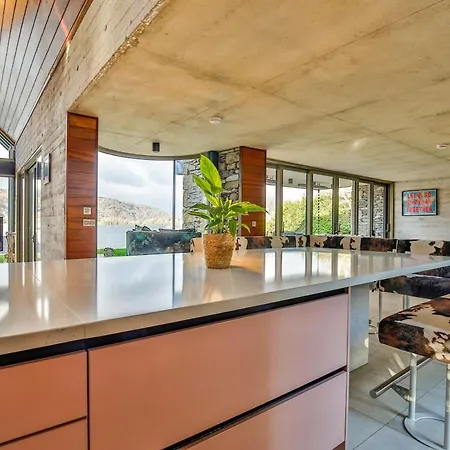 Luxury On The Shores Of Windermere *