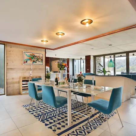 Luxury On The Shores Of Windermere Villa