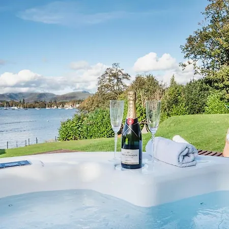 Luxury On The Shores Of Windermere Βίλα