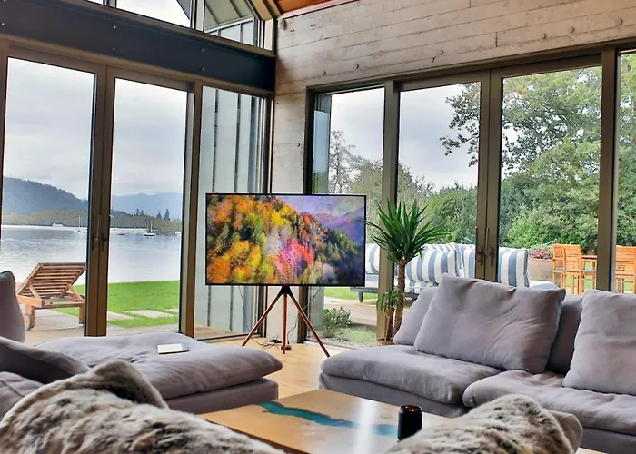 Luxury On The Shores Of Windermere Villa *