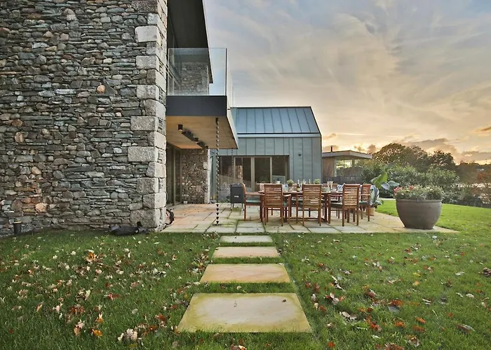 Luxury On The Shores Of Windermere * Bowness-on-Windermere