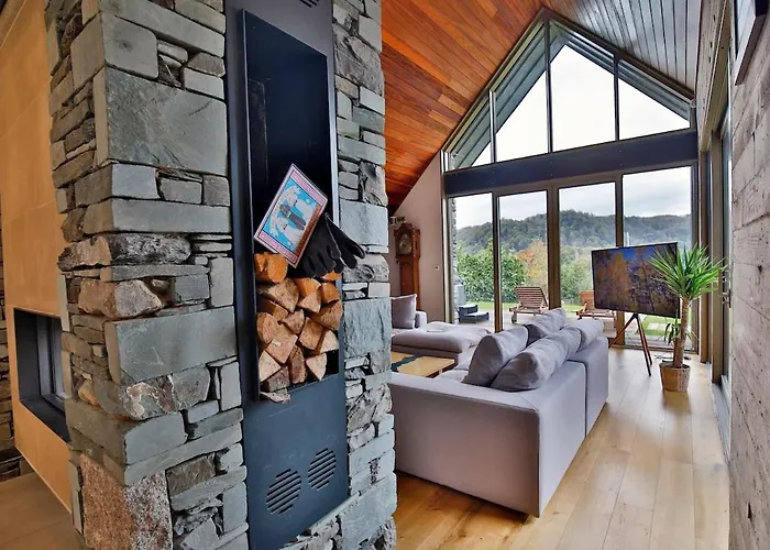 Luxury On The Shores Of Windermere * Bowness-on-Windermere