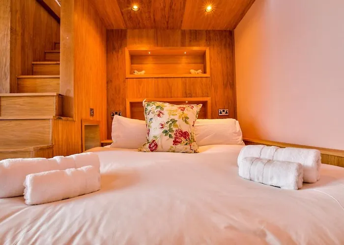 Luxury On The Shores Of Windermere * Bowness-on-Windermere