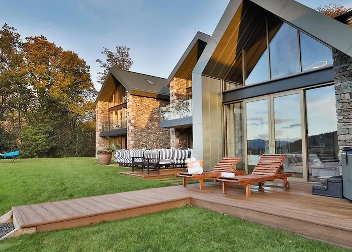 Luxury On The Shores Of Windermere Villa *