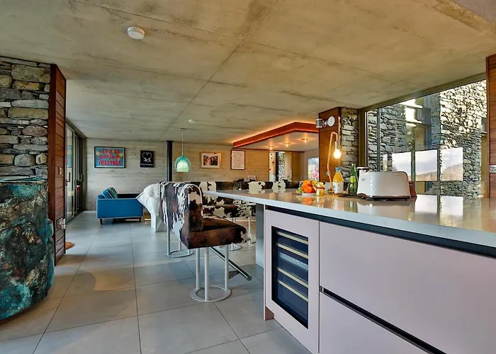 Luxury On The Shores Of Windermere