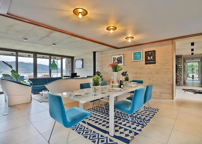 Luxury On The Shores Of Windermere Villa *