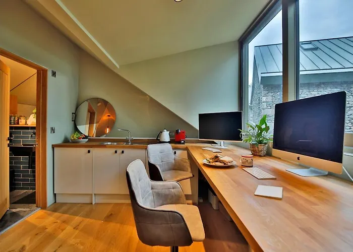 Luxury On The Shores Of Windermere *