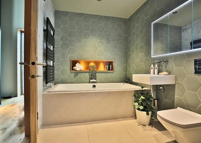 Luxury On The Shores Of Windermere * Bowness-on-Windermere