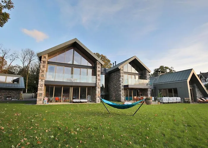 Luxury On The Shores Of Windermere