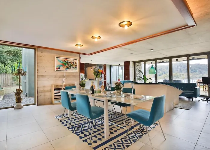 Luxury On The Shores Of Windermere Villa