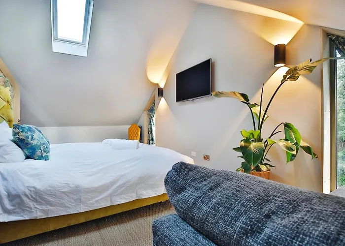 Luxury On The Shores Of Windermere Villa