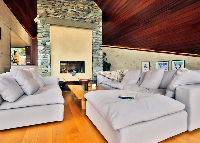 Luxury On The Shores Of Windermere