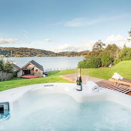 Luxury On The Shores Of Windermere Villa Bowness-on-Windermere